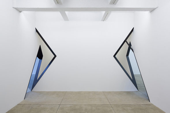 Sarah Oppenheimer - "D-33" (2012), Installation view, aluminum, glass and existing architecture; Courtesy of the Artist and PPOW Gallery, New York