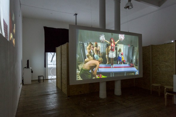 Katarzyna Kozyra: Cheerleader, video, 2006 // photo by Dario-Jacopo Laganà, courtesy of MOMENTUM